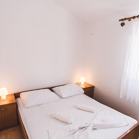 Apartmani Males Rogoznica  Extérieur photo