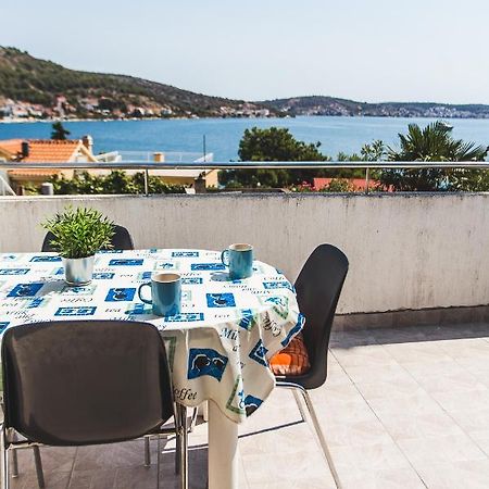 Apartmani Males Rogoznica  Extérieur photo