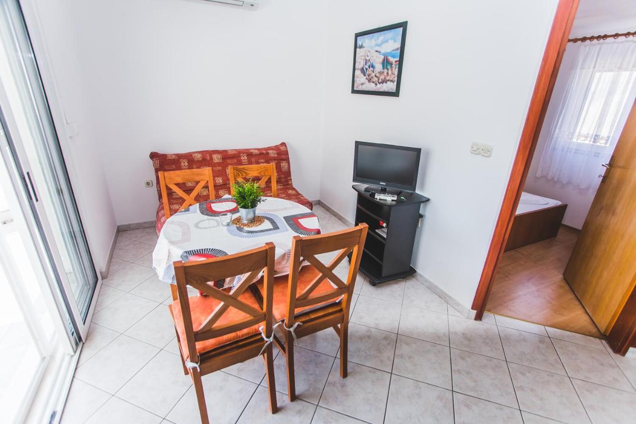 Apartmani Males Rogoznica  Extérieur photo