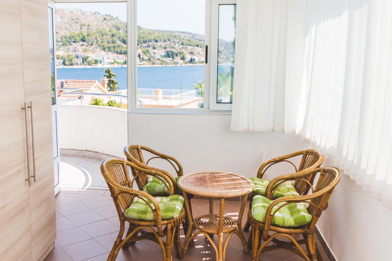 Apartmani Males Rogoznica  Extérieur photo