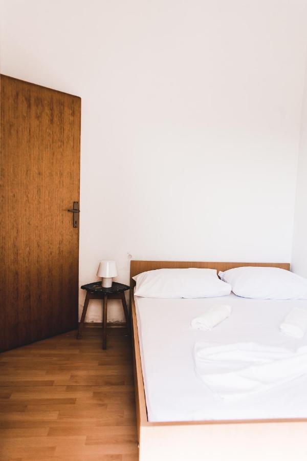 Apartmani Males Rogoznica  Extérieur photo