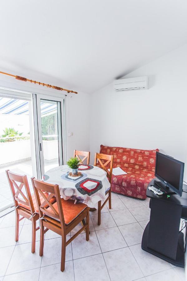 Apartmani Males Rogoznica  Extérieur photo