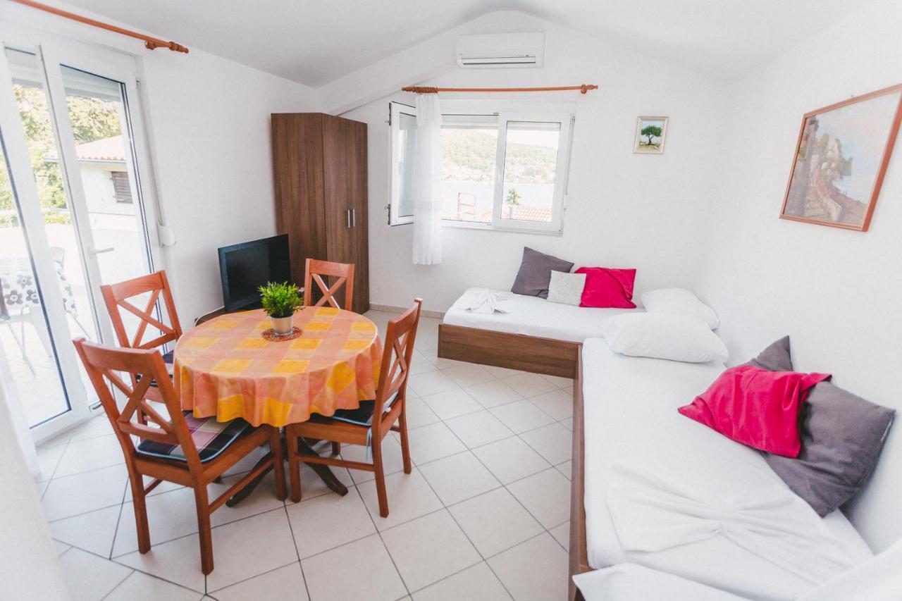 Apartmani Males Rogoznica  Extérieur photo