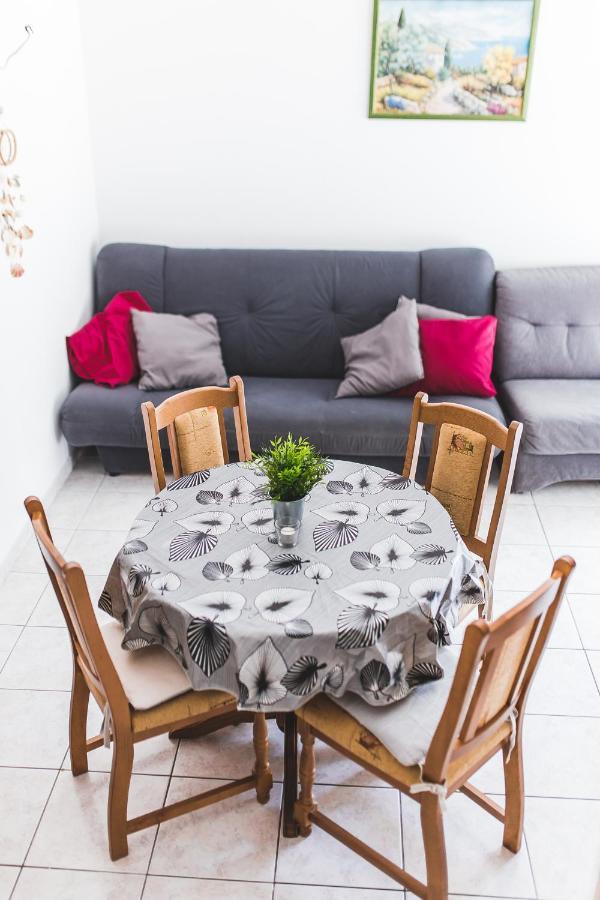 Apartmani Males Rogoznica  Extérieur photo