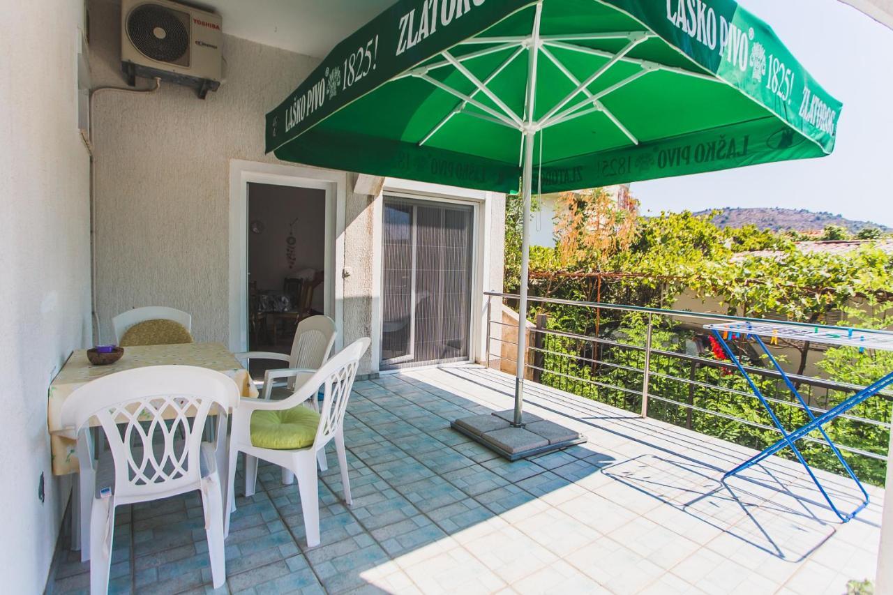 Apartmani Males Rogoznica  Extérieur photo